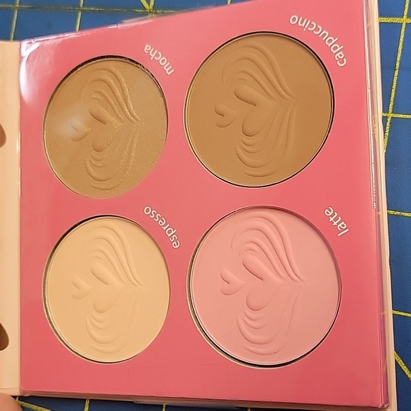 The Perfect Blend Face Powders - Browns Palette New Sealed - Picture 2 of 4